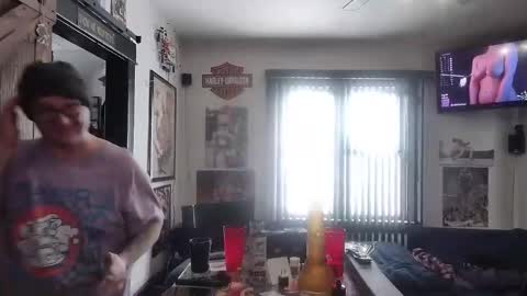 Snapshot of bigdbrillion chatting on February 14, 5:57 pm Darryl online show from February 14, 5:57 pm