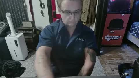 Snapshot of bigdbrillion chatting on November 19, 10:54 pm Darryl online show from November 19, 10:54 pm