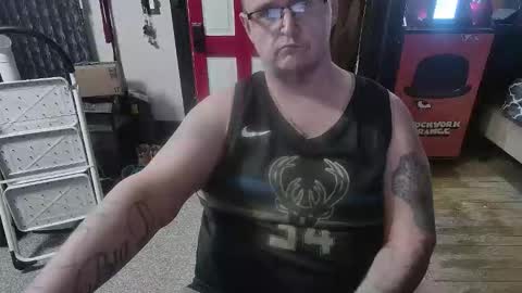 Snapshot of bigdbrillion chatting on February 21, 7:31 am Darryl online show from February 21, 7:31 am