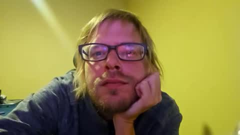 Snapshot of bigdickd991 chatting on December 4, 6:12 am Bigdickd991 online show from December 4, 6:12 am