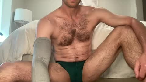 Snapshot of bigdog948442 chatting on July 20, 11:40 pm bigdog948442 online show from July 20, 11:40 pm