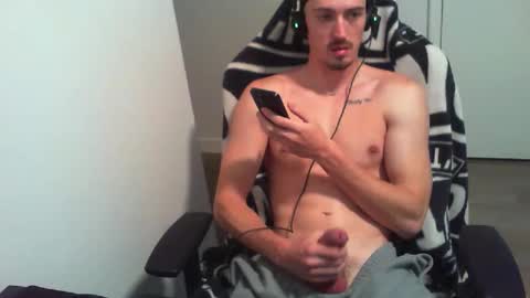 Snapshot of bigdog_112 chatting on December 4, 4:48 pm BigWilly online show from December 4, 4:48 pm