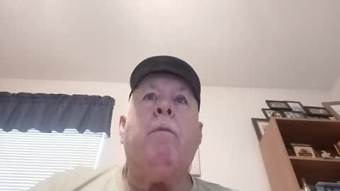 Snapshot of bigeoo76 chatting on June 5, 2:34 pm bigeoo76 online show from June 5, 2:34 pm