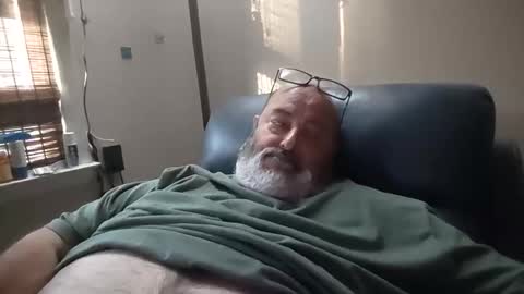 Snapshot of bigfuzzyteddybear chatting on April 29, 11:00 pm bigfuzzyteddybear online show from April 29, 11:00 pm
