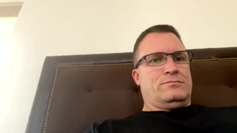 Snapshot of bigger22332233 chatting on December 3, 10:51 pm bigger22332233 online show from December 3, 10:51 pm