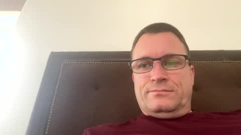 Snapshot of bigger22332233 chatting on December 4, 9:35 pm bigger22332233 online show from December 4, 9:35 pm