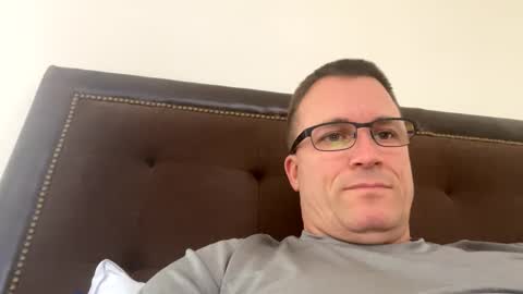 Snapshot of bigger22332233 chatting on December 6, 10:19 pm bigger22332233 online show from December 6, 10:19 pm