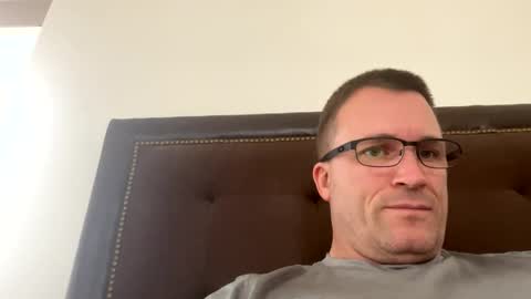 Snapshot of bigger22332233 chatting on December 8, 7:43 pm bigger22332233 online show from December 8, 7:43 pm