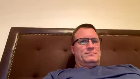 Snapshot of bigger22332233 chatting on December 9, 12:56 am bigger22332233 online show from December 9, 12:56 am