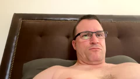 Snapshot of bigger22332233 chatting on December 10, 5:44 pm bigger22332233 online show from December 10, 5:44 pm