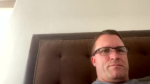 Snapshot of bigger22332233 chatting on December 13, 10:23 pm bigger22332233 online show from December 13, 10:23 pm