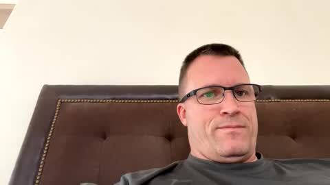 Snapshot of bigger22332233 chatting on February 6, 8:13 pm bigger22332233 online show from February 6, 8:13 pm