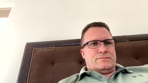 Snapshot of bigger22332233 chatting on February 8, 8:21 pm bigger22332233 online show from February 8, 8:21 pm