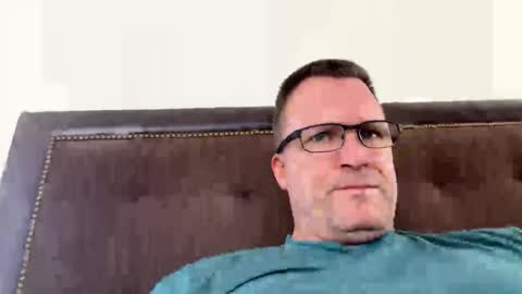 Snapshot of bigger22332233 chatting on February 10, 4:58 pm bigger22332233 online show from February 10, 4:58 pm