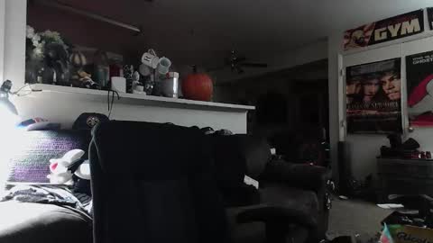 biggerisbetter21 online show from October 30, 10:49 am