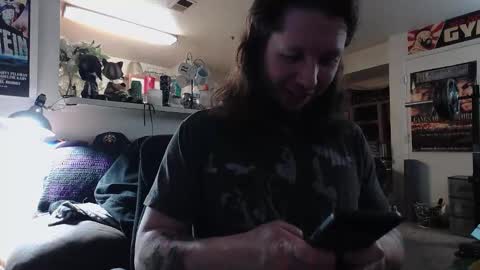 biggerisbetter21 online show from November 12, 8:15 am