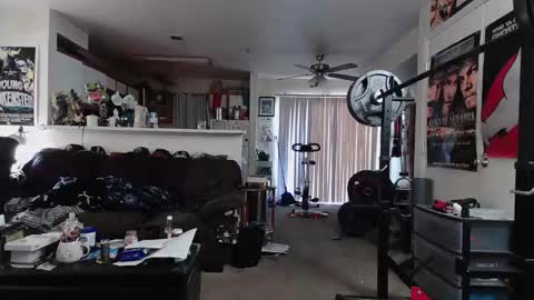 biggerisbetter21 online show from February 26, 11:37 pm