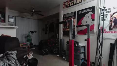 biggerisbetter21 online show from March 17, 5:22 am