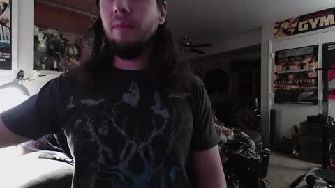 biggerisbetter21 online show from March 18, 7:33 am