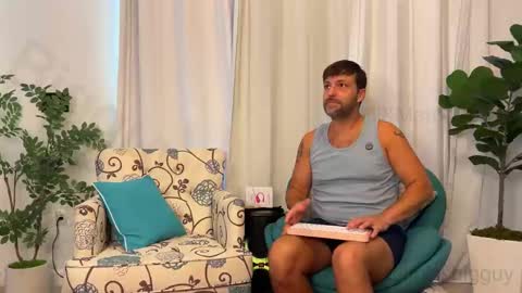 Snapshot of bigguylilmiss chatting on October 18, 9:15 pm LILLI MATT online show from October 18, 9:15 pm