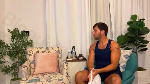 Snapshot of bigguylilmiss chatting on October 20, 11:05 pm LILLI MATT online show from October 20, 11:05 pm