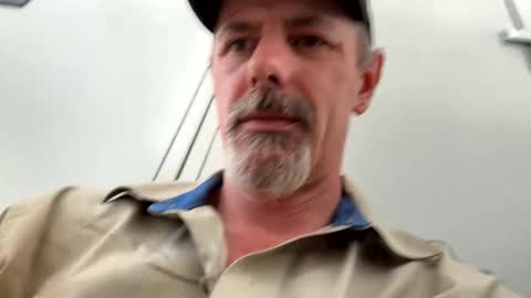 Snapshot of biggymemo69 chatting on December 17, 5:30 pm biggymemo69 online show from December 17, 5:30 pm