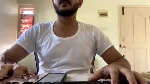 bighandsomesatisfy online show from January 3, 8:00 am