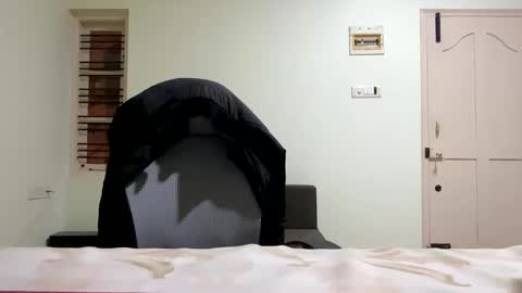 bighandsomesatisfy online show from January 9, 2:29 pm