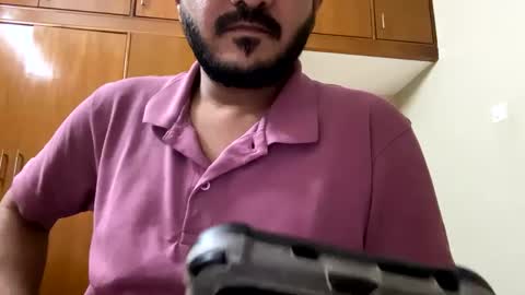 bighandsomesatisfy online show from January 18, 6:10 pm