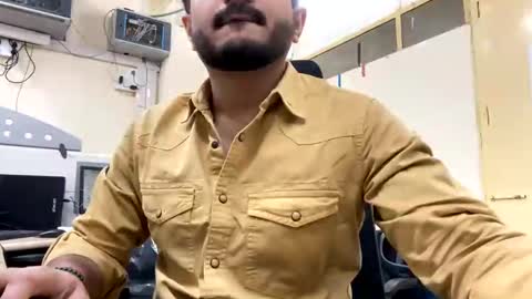 Snapshot of bighandsomesatisfy chatting on February 1, 9:41 am bighandsomesatisfy online show from February 1, 9:41 am