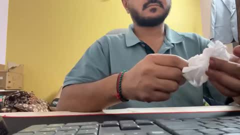 Snapshot of bighandsomesatisfy chatting on April 2, 7:11 pm bighandsomesatisfy online show from April 2, 7:11 pm