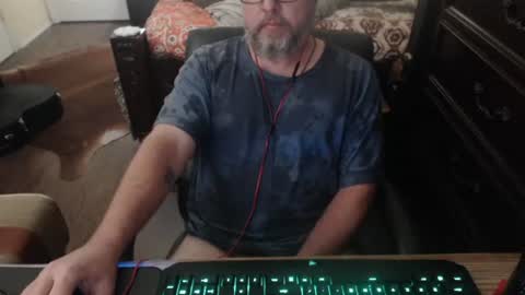 Snapshot of bighugmugg chatting on September 28, 6:13 pm bighugmugg online show from September 28, 6:13 pm