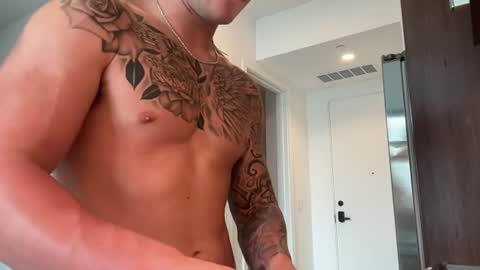 Snapshot of bigjonnnnnn chatting on June 19, 8:12 pm BIGJONNNNN online show from June 19, 8:12 pm