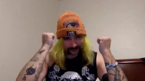 Snapshot of bigkhaos chatting on November 15, 11:40 am Bigkhaos online show from November 15, 11:40 am