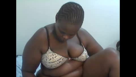 bigmama807715 online show from February 3, 9:42 pm