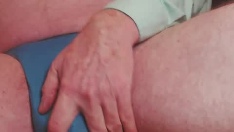 Snapshot of bigmanred chatting on December 17, 6:42 pm Red online show from December 17, 6:42 pm