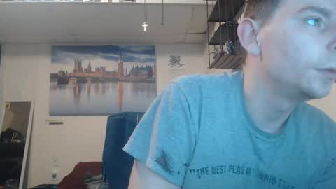 Snapshot of bigmike5702 chatting on May 12, 3:42 pm casper617 online show from May 12, 3:42 pm