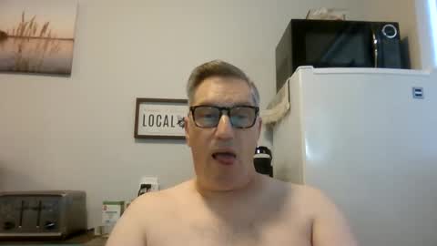 Snapshot of bignhard69_ chatting on December 17, 9:16 pm Bignhard696 online show from December 17, 9:16 pm