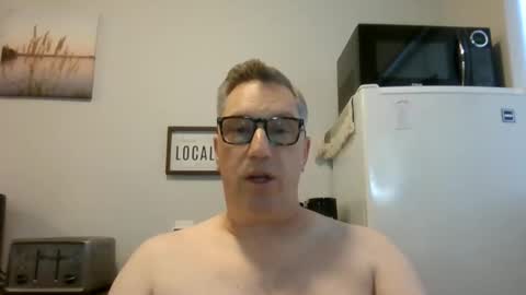 Snapshot of bignhard69_ chatting on February 24, 8:36 pm Bignhard696 online show from February 24, 8:36 pm