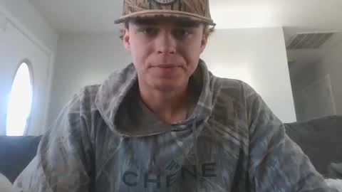 Snapshot of bigpepe7719 chatting on February 23, 4:59 pm bigpepe7719 online show from February 23, 4:59 pm