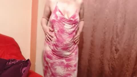 Snapshot of bigpussylipskiss chatting on May 28, 7:22 pm Sophia online show from May 28, 7:22 pm