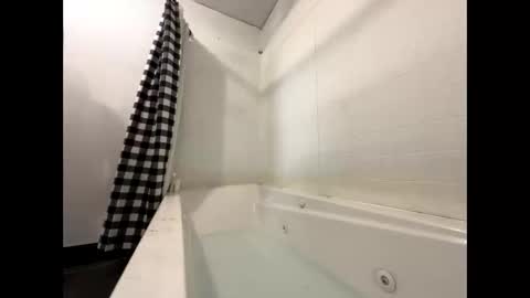 Snapshot of bigrichard1469 chatting on February 11, 3:11 am bigrichard1469 online show from February 11, 3:11 am