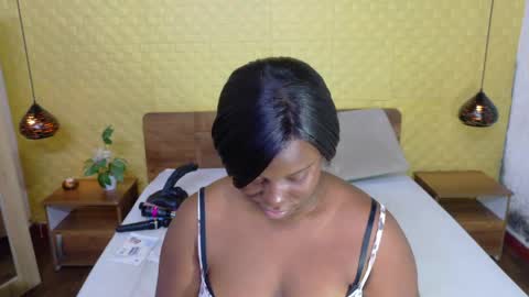 bigroundbooty_ online show from April 29, 9:32 pm