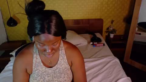 bigroundbooty_ online show from June 20, 8:11 pm