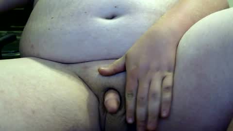 Snapshot of bigsexxy37 chatting on July 27, 3:35 am bigsexxy37 online show from July 27, 3:35 am