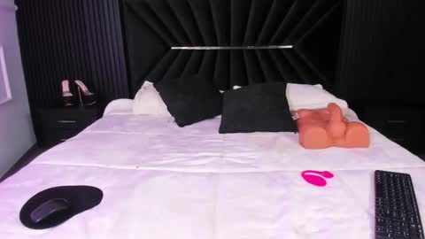 Zayra online show from October 25, 8:11 am