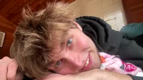 bigskinnyboyshh online show from November 9, 8:18 pm