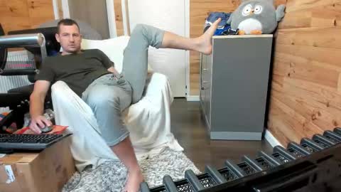 Snapshot of bigsshark chatting on November 23, 11:21 am bigsshark online show from November 23, 11:21 am