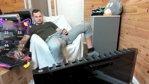 Snapshot of bigsshark chatting on December 14, 10:20 am bigsshark online show from December 14, 10:20 am