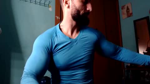 Snapshot of bigstallone chatting on December 4, 11:57 pm BigStallion online show from December 4, 11:57 pm